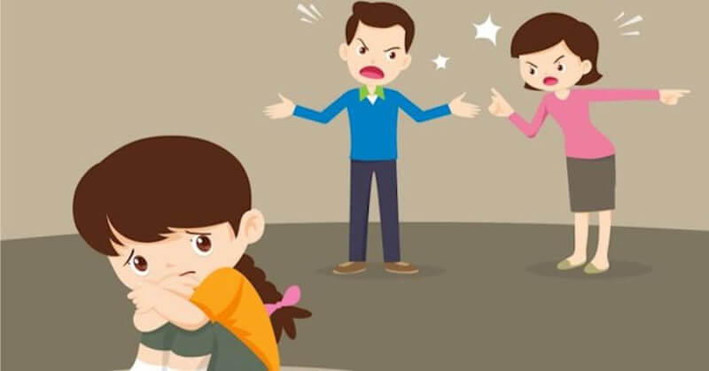 Ba mẹ không làm gương cho con cái dẫn đến con có thói quen phản kháng. (Ảnh: Sưu tầm Internet)