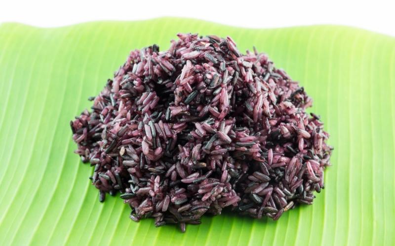 Gạo lứt chứa nhiều dinh dưỡng hơn gạo trắng. (Ảnh: Sưu tầm Internet)