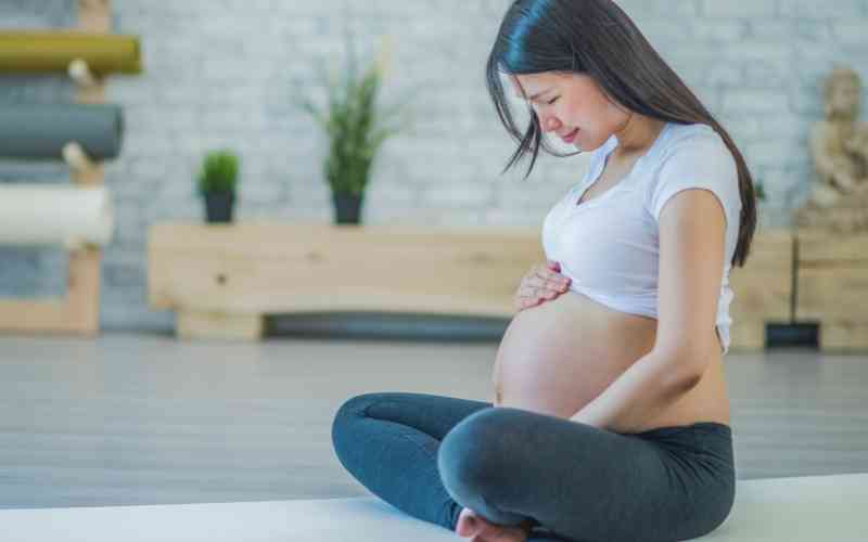 Bà bầu tháng cuối ra nhiều khí hư có thể do yếu tố bệnh lý gây nên. (Ảnh: Sưu tầm Internet)