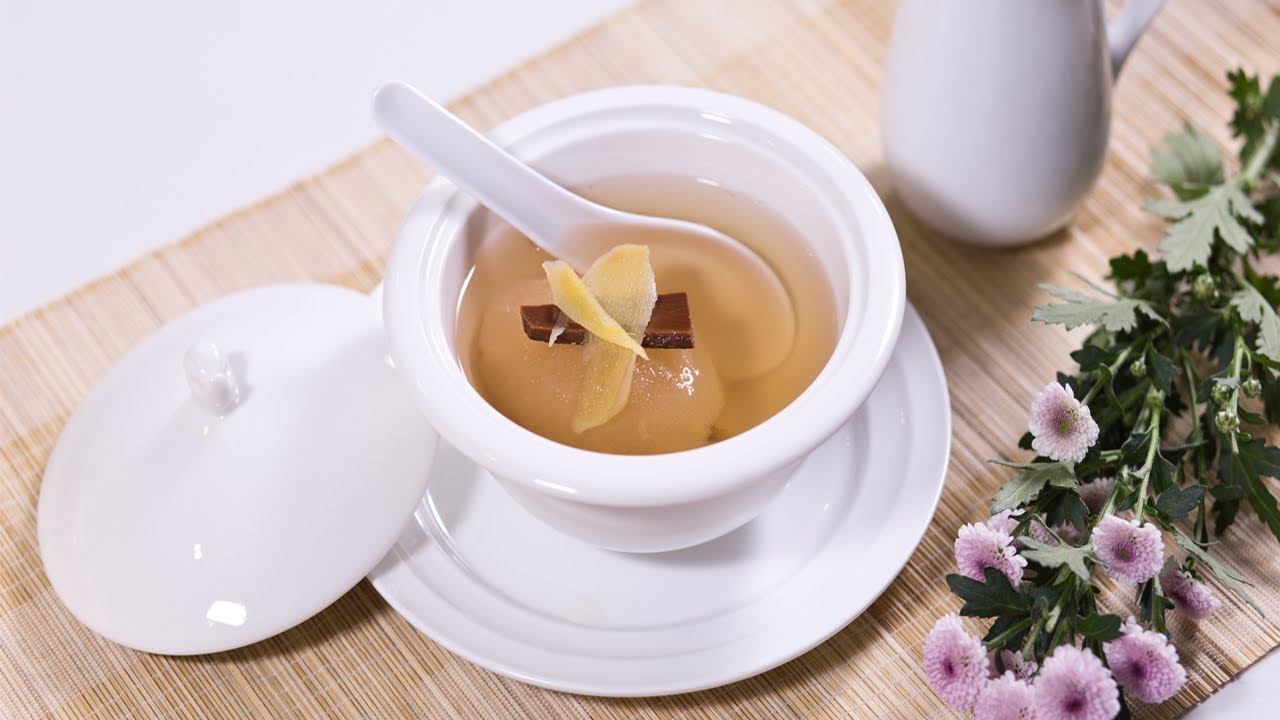 Bài thuốc đông y với lê và đường phèn. (Ảnh: Sưu tầm Internet)