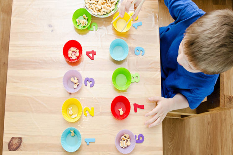 Tập đếm cho bé từ sớm sẽ nâng cao tư duy. (Ảnh: Sưu tầm Internet)