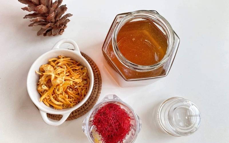 Mẹ bầu không nên uống quá nhiều saffron. (Ảnh: Sưu tầm Internet)