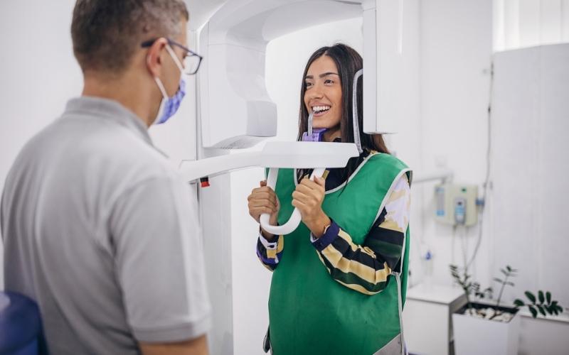 Phòng tránh ảnh hưởng đến sức khỏe mẹ bầu khi chụp X-quang. (Ảnh: Sưu tầm Internet)