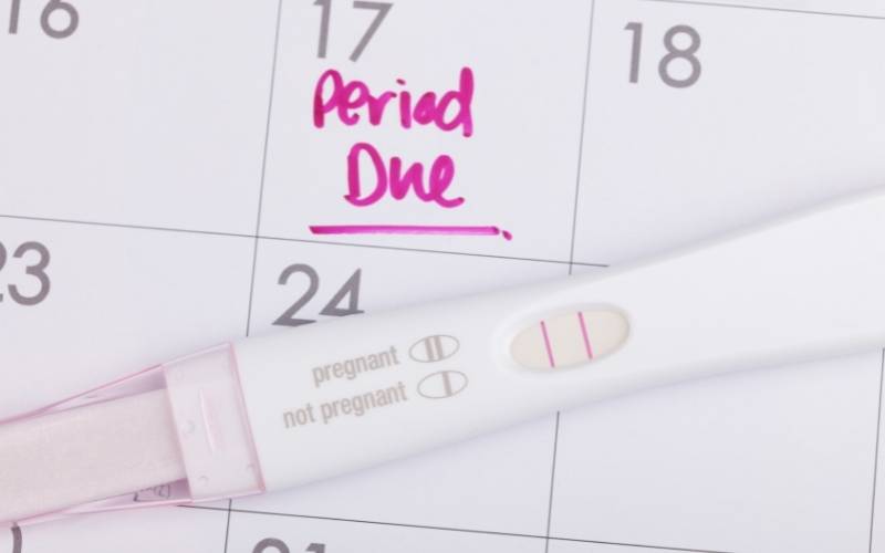 Chậm kinh là dấu hiệu điển hình của mang thai. (Ảnh: Sưu tầm Internet)