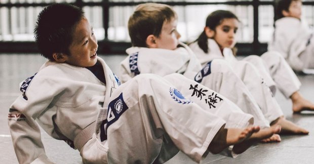 Dạy bé 3 tuổi học võ cần lưu ý gì? (Ảnh: Sưu tầm internet)