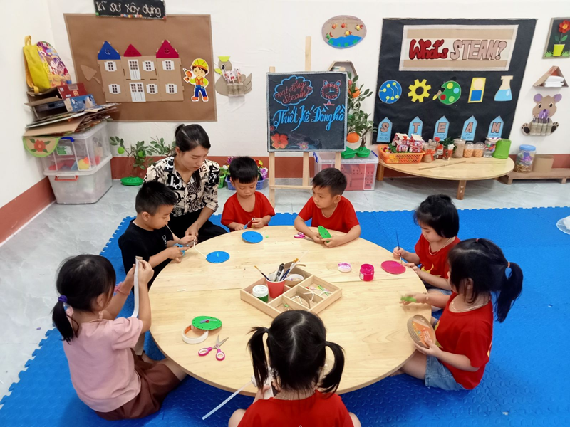 Ưu ti&ecirc;n sự an to&agrave;n của vật liệu khi tổ chức hoạt động STEAM cho trẻ 4-5 tuổi. (Ảnh: Sưu tầm Internet)