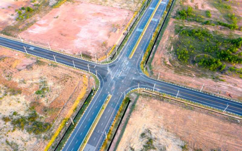 Hình ảnh ngã tư đường vuông góc với nhau. (Ảnh: Sưu tầm Internet)