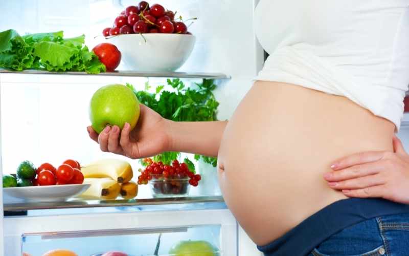 Phụ nữ mang thai cần ăn uống đầy đủ chất dinh dưỡng. (Ảnh: Sưu tầm Internet)