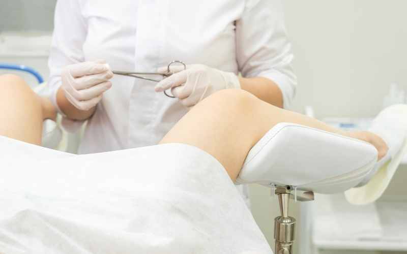 Chảy máu âm đạo do ảnh hưởng của dụng cụ y tế. (Ảnh: Sưu tầm Internet)