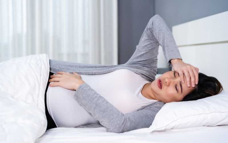 Bà bầu tháng cuối mất ngủ bị kiệt sức, khó sinh. (Ảnh: Sưu tầm Internet)