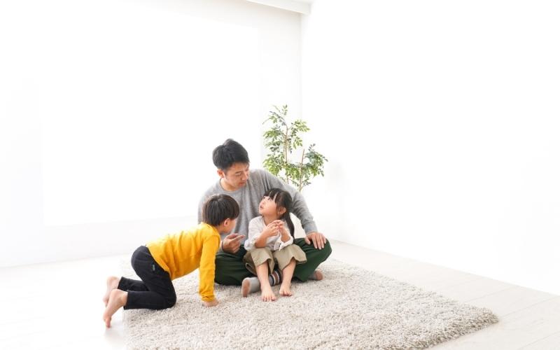 Đánh giá khả năng ngôn ngữ, giao tiếp của trẻ là bước quan trọng để tìm được phương pháp dạy chữ phù hợp nhất. (Ảnh: Sưu tầm Internet)