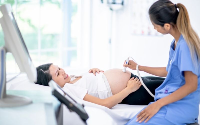 Siêu âm phát hiện dị tật hình thái và đánh giá tình trạng phát triển của thai nhi. (Ảnh: Sưu tầm Internet)