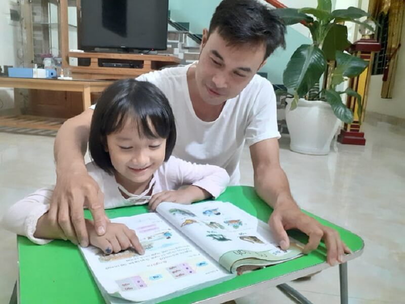 Các bậc phụ huynh nên đảm bảo tốc độ học phù hợp với sự tiếp thu của trẻ. (Ảnh: Sưu tầm internet)