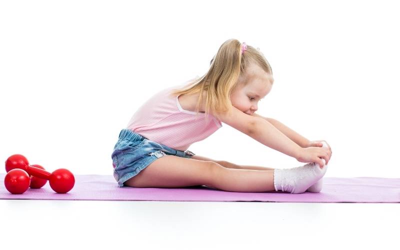 Không cho con vận động mạnh trước khi đi ngủ (Ảnh: Sưu tầm Internet)