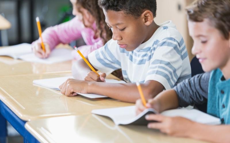 Ôn bài cũ hiệu quả bằng trò chơi trắc nghiệm hóc búa. (Ảnh: Sưu tầm Internet)