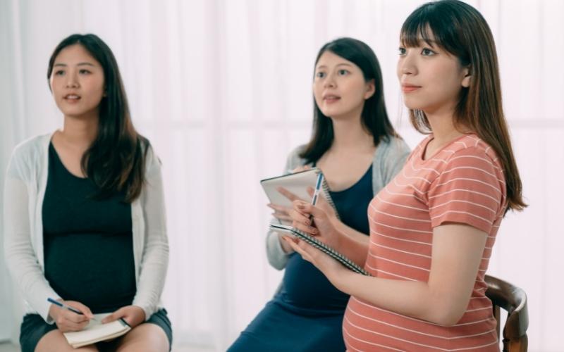 Bà bầu nên đi khám thai định kỳ vào tuần thứ 24-26. (Ảnh: Sưu tầm Internet)