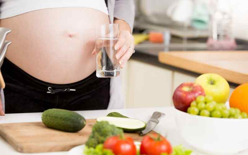 Bà bầu tháng thứ 8 không tăng cân cần bổ sung đầy đủ dinh dưỡng. (Ảnh: Sưu tầm Internet)