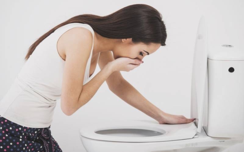 Buồn nôn là triệu chứng điển hình khi mang thai. (Ảnh: Sưu tầm Internet)