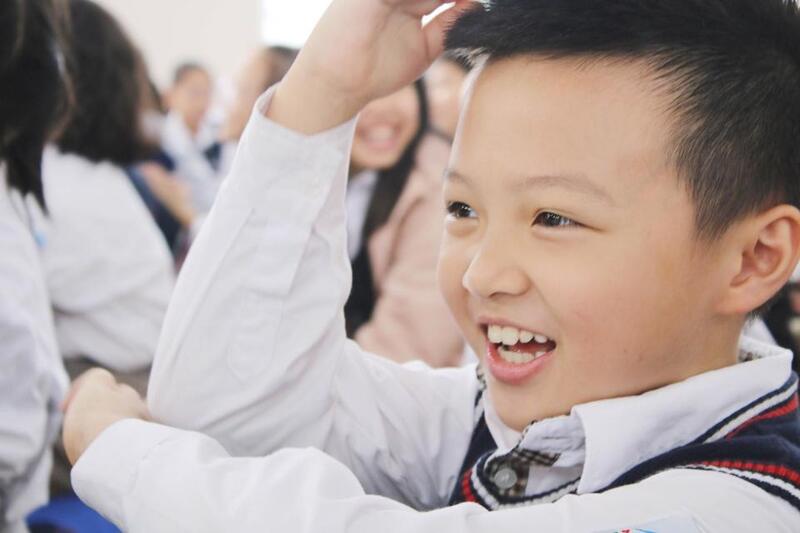 Các bé được trau dồi thêm kỹ năng khi thi đấu trường toán lớp 1 (Nguồn ảnh: Sưu tầm internet)