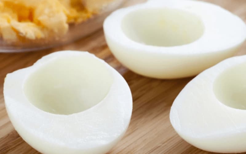 Nhóm đối tượng không nên ăn lòng trắng trứng. (Ảnh: Sưu tầm Internet)