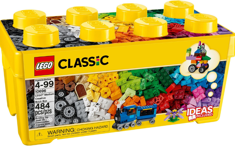 Các đồ chơi lắp ghép luôn hấp dẫn bé trai. (Ảnh: Sưu tầm Internet)