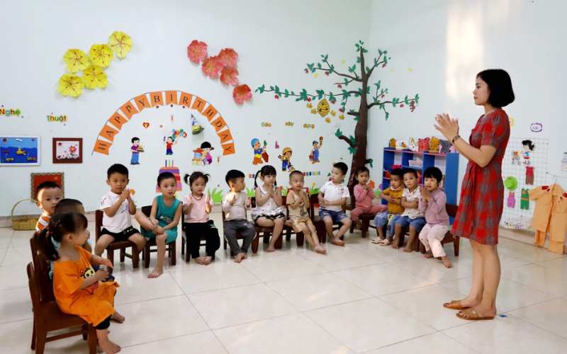 Các yếu tố cần lưu ý khi chọn trường mầm non công lập cho con. (Ảnh: Sưu tầm Internet)