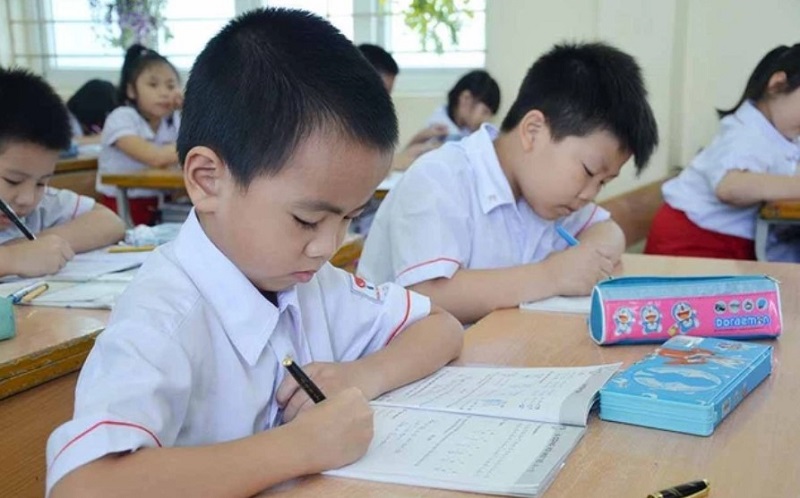 Bố mẹ nên yêu cầu con đọc kỹ đề bài. (Ảnh: Sưu tầm internet)