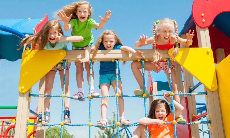 Phòng tránh các nguy hiểm giúp con tự bảo vệ bản thân và những người xung quanh. (Ảnh: Nguồn Internet)