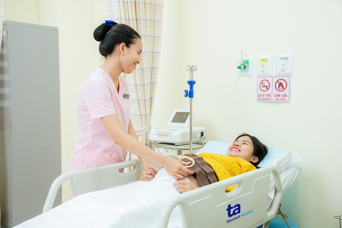 Đau bụng dưới có thể là biểu hiện của cơn gò sinh lý. (Ảnh: Sưu tầm Internet)