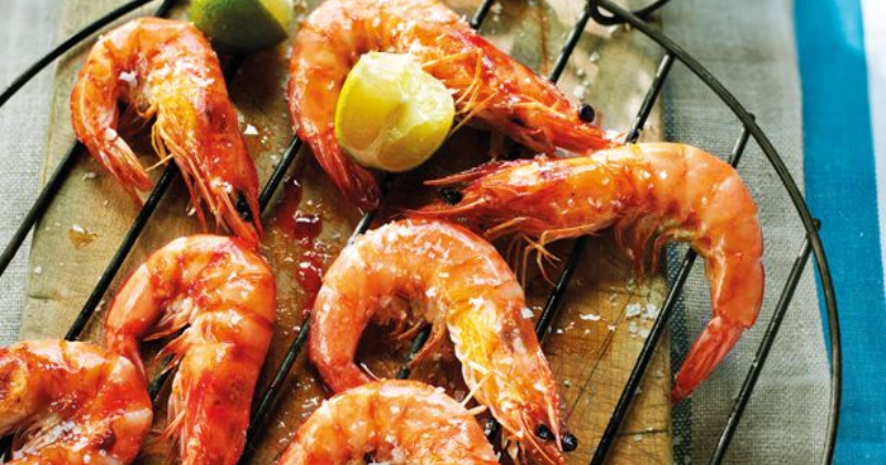 Trong tôm chứa hàm lượng carbs có thể giúp mẹ bỉm lấy lại vóc dáng (Ảnh: Sưu tầm Internet)