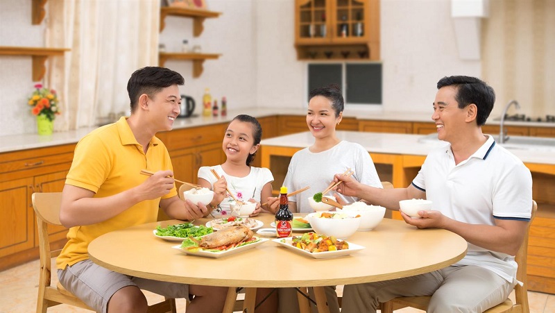 Nên sắp xếp bữa ăn hợp lý trong ngày. (Ảnh: Sưu tầm Internet)