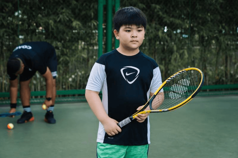 Có nên dạy tennis cho trẻ em hay không? (Ảnh: Sưu tầm Internet)