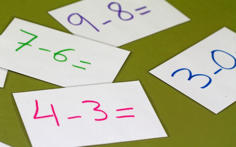 Biểu thức về phép trừ. (Ảnh: Sưu tầm Internet)