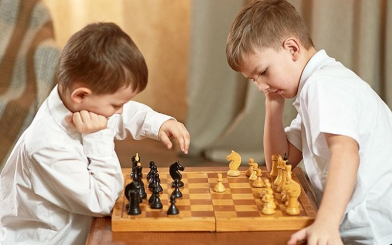 Cờ vua là bộ môn giúp trẻ rèn luyện tư duy cực tốt. (Ảnh: Odphub.com)