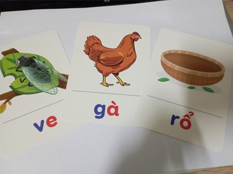 Dạy bé học chữ qua trò chơi hiệu quả như thế nào? (Ảnh: sưu tầm internet)