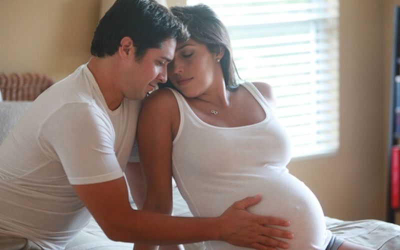 Bà bầu chỉ nên quan hệ 1-2 lần một tuần. (Ảnh: Sưu tầm internet)