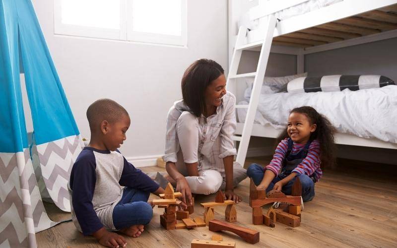 Đồ chơi giáo dục bằng gỗ giúp trẻ phát triển tư duy. (Ảnh: Sưu tầm Internet) 