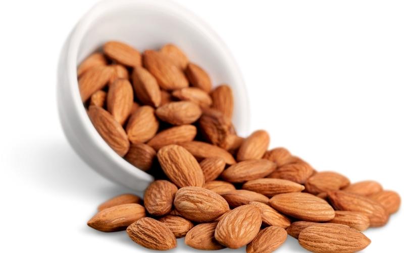 Hạnh nhân giàu vitamin E giúp ngăn ngừa lão hoá. (Ảnh: Sưu tầm Internet)