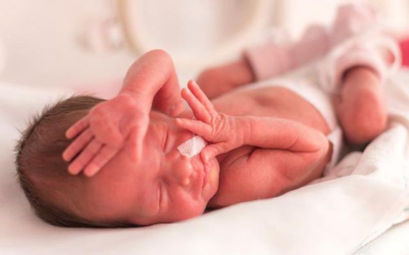 Hình minh họa em bé sinh non. (Ảnh: Sưu tầm internet)