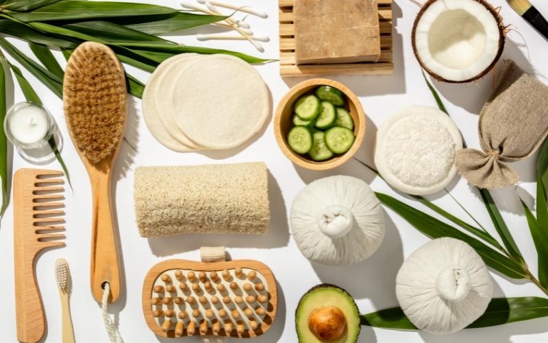 Nên lựa chọn sản phẩm dưỡng da có nguồn gốc tự nhiên. (Ảnh: Sưu tầm Internet)