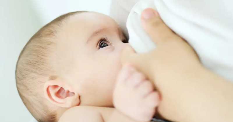 Các mẹ nên lựa chọn đồ lót phù hợp và thoải mái để chăm bé dễ dàng hơn  (Ảnh: Sưu tầm Internet)