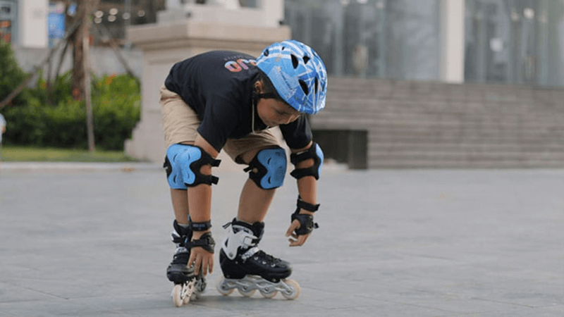 Hướng dẫn trượt patin cho trẻ em. (Ảnh: Sưu tầm Internet)