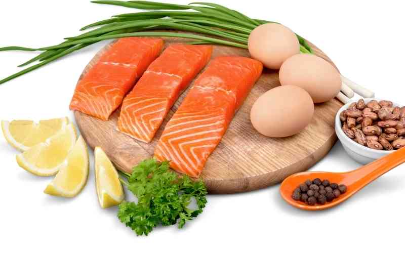 Các loại thực phẩm giàu chất béo và protein. (Ảnh: Sưu tầm Internet)