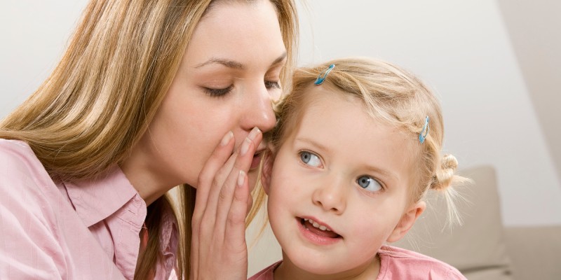 Những cách dạy trẻ tự kỷ giao tiếp cha mẹ nên biết. (Ảnh: Sưu tầm internet)