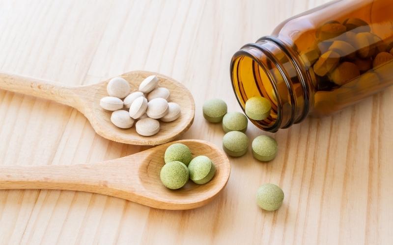 Bổ sung Estrogen cho người cắt bỏ 2 bên buồng trứng. (Ảnh: Sưu tầm Internet)