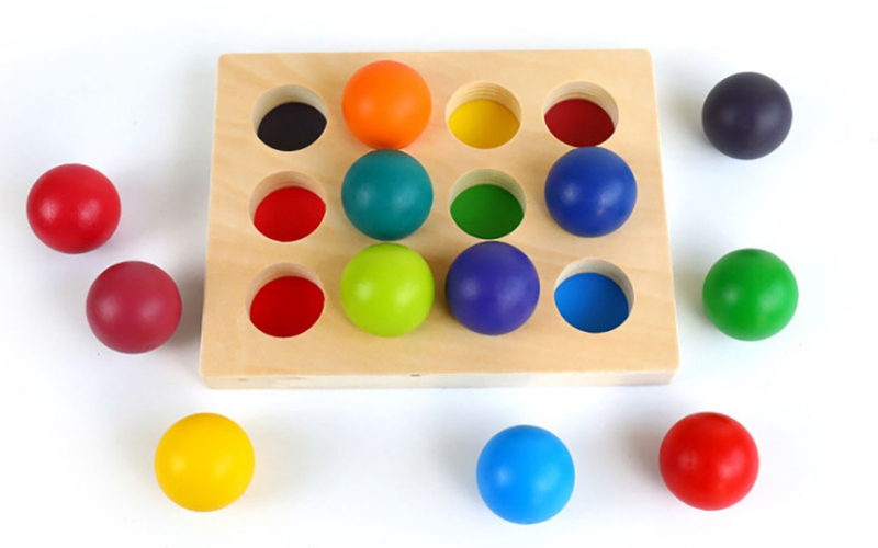 Bộ đồ chơi bằng gỗ an toàn với màu sắc đa dạng. (Ảnh: Sưu tầm Internet)