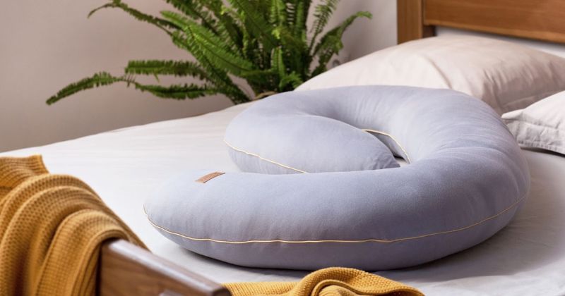 Các bước sử dụng gối cho con bú phát huy tốt công năng. (Ảnh: Sưu tầm Internet)