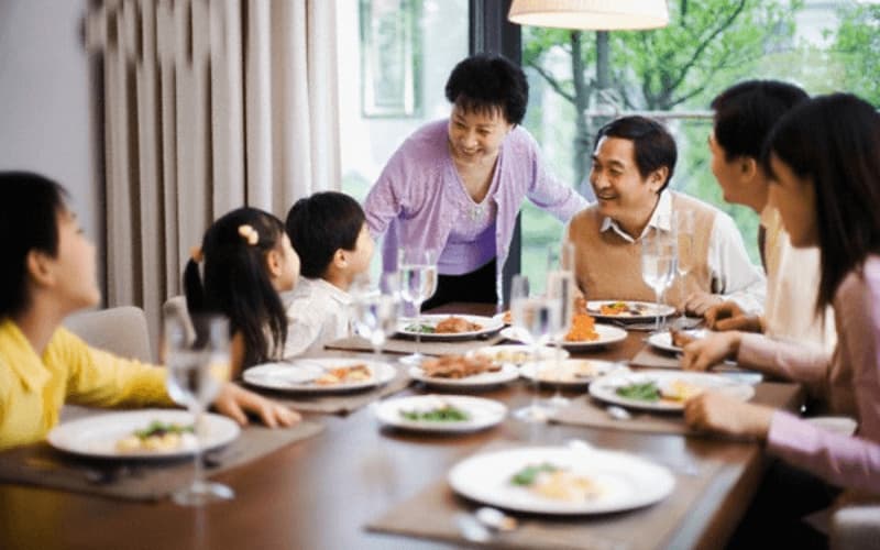 Duy trì họp gia đình định kỳ mỗi tuần. (Ảnh: Sưu tầm Internet)