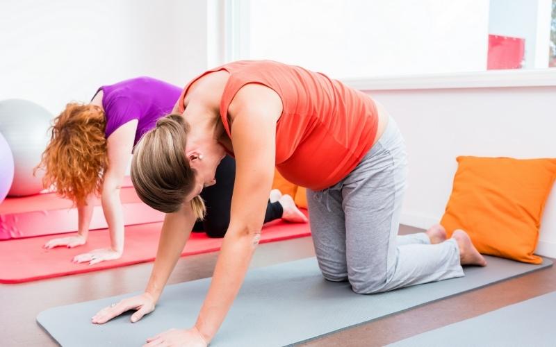 Tập luyện nhẹ nhàng giúp mẹ bầu khỏe hơn. (Ảnh: Sưu tầm internet)