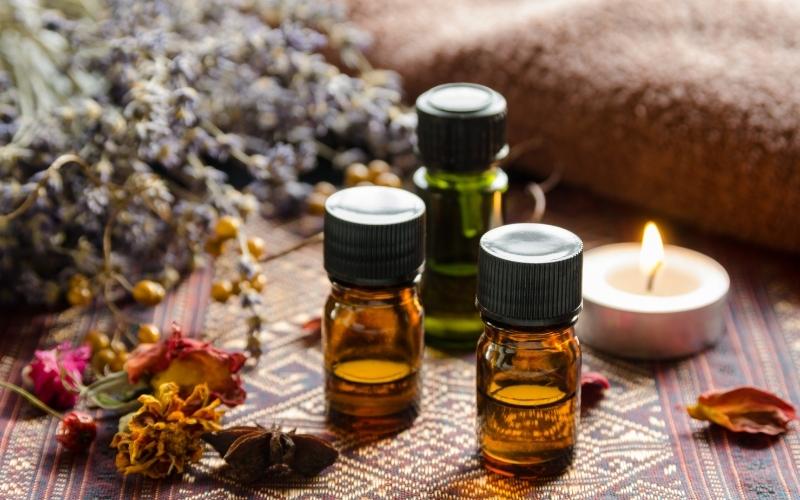 Nên sử dụng tinh dầu để giảm cảm giác buồn nôn khi mang thai. (Ảnh: Sưu tầm Internet)